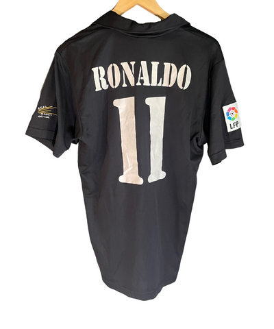 Real Madrid 2002/03 Ronaldo Away Kit (S) – ONSIDE