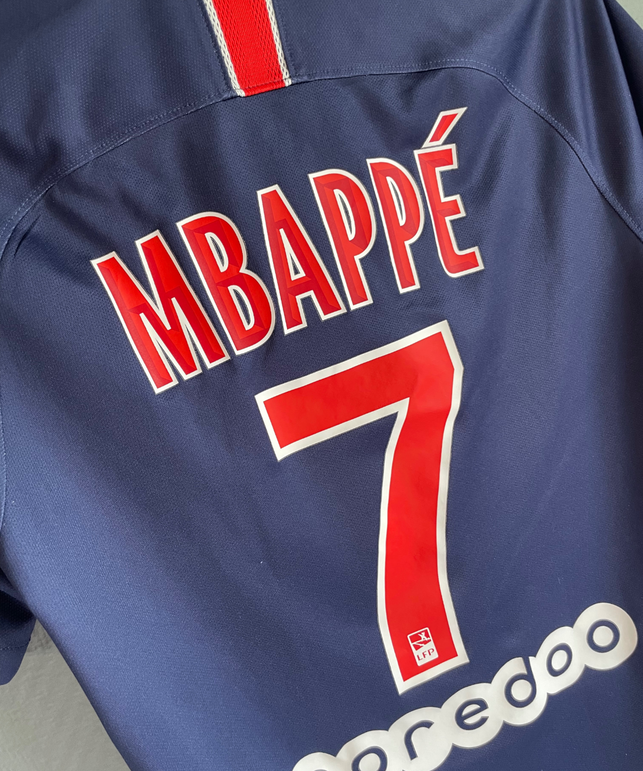 Paris Saint-Germain 2018/19 Mbappé Home Kit (S)